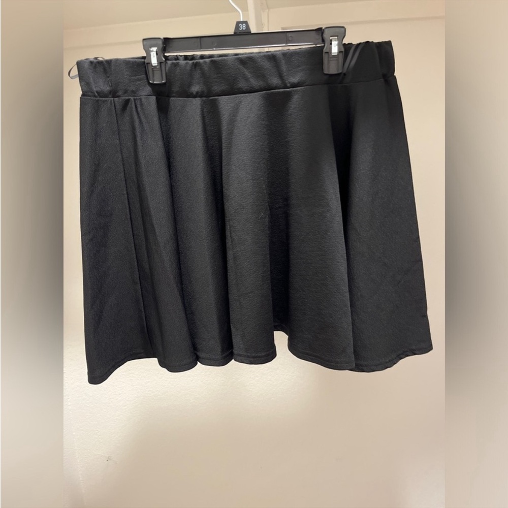 Chic Black Mini Skirt